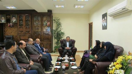 نشست صمیمی فرماندار لاهیجان با سرپرست و تعدادی از کارکنان و روسای صنف آموزشگاههای آزاد مرکز آموزش فنی و حرفه ای لاهیجان
