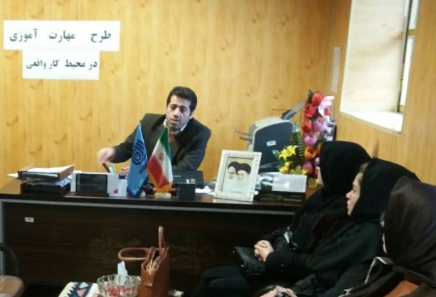 نشست و جلسه هم اندیشی  با آموزشگاههای آزاد تابعه در مرکز آموزش فنی و حرفه ای میرزاکوچک شهرستان صومعه سرا