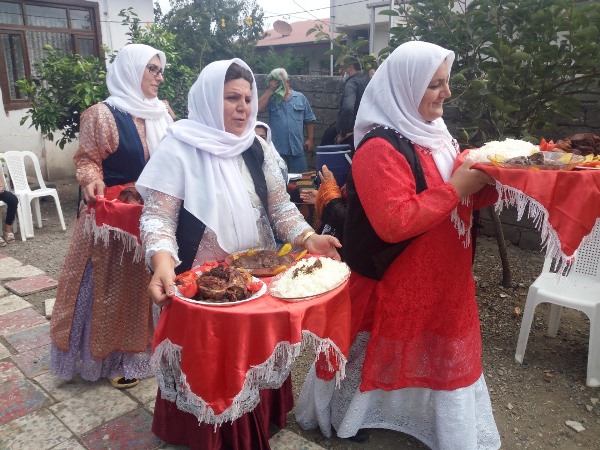برگزاری جشنواره دلبافته های داری هنرمندان گلیم باف روستای عنبران آستارا